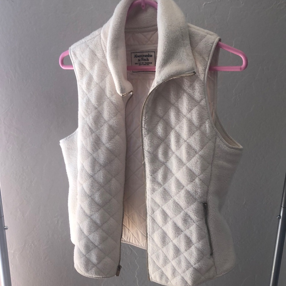 Abercrombie & Fitch Women's Cream/White Quilted Vest